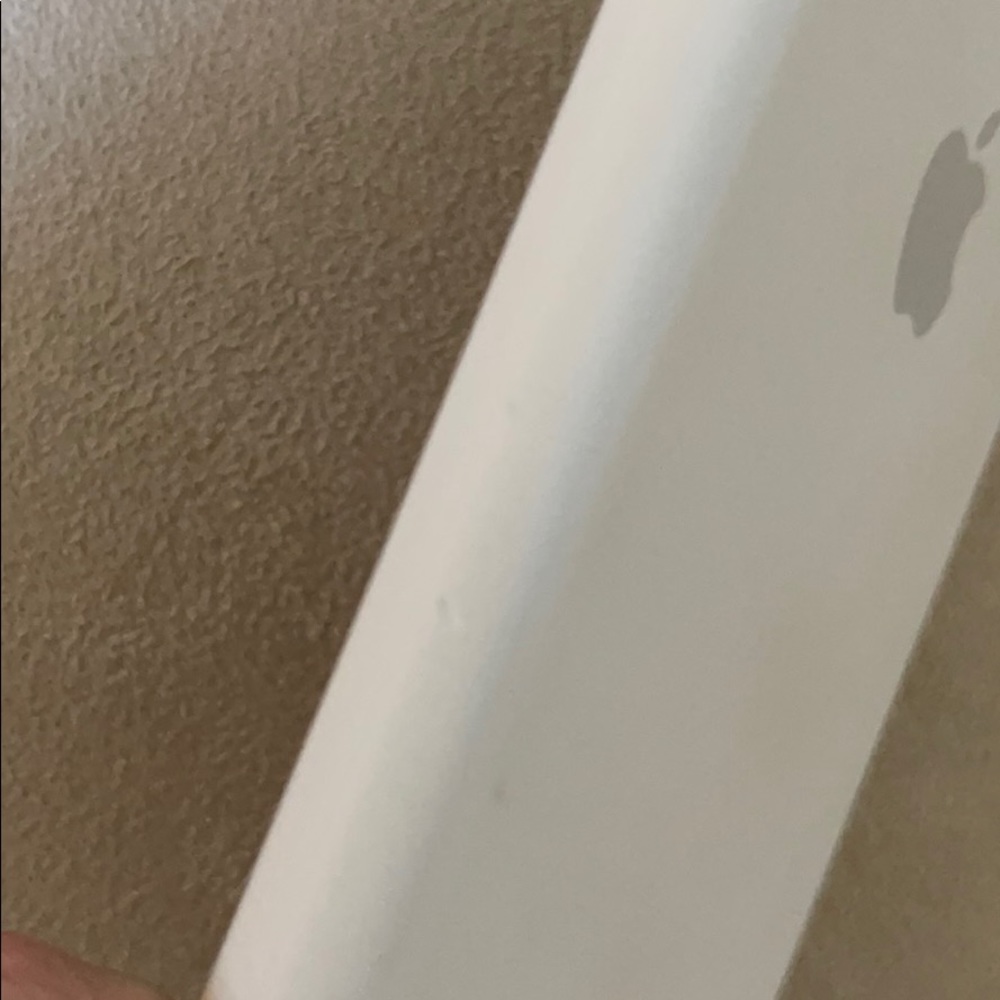 Apple 11Pro Max Silicone Case - Picture 3 of 5
